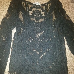 ⚠️DONATING 2/1⚠️Mesh & Intricate Fabric Designed Long Sleeve